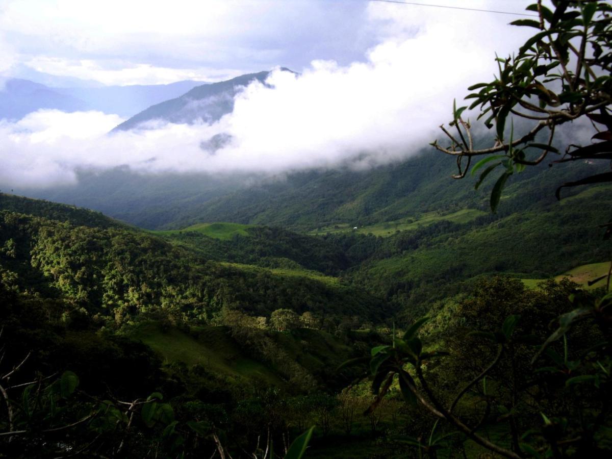Finca Petrona Calacali ภายนอก รูปภาพ